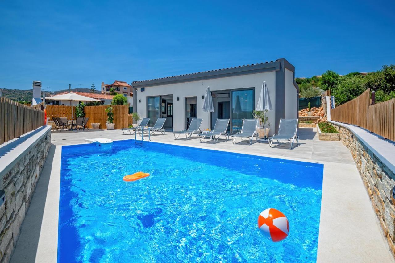 Halaro Villa Gerani  Luaran gambar