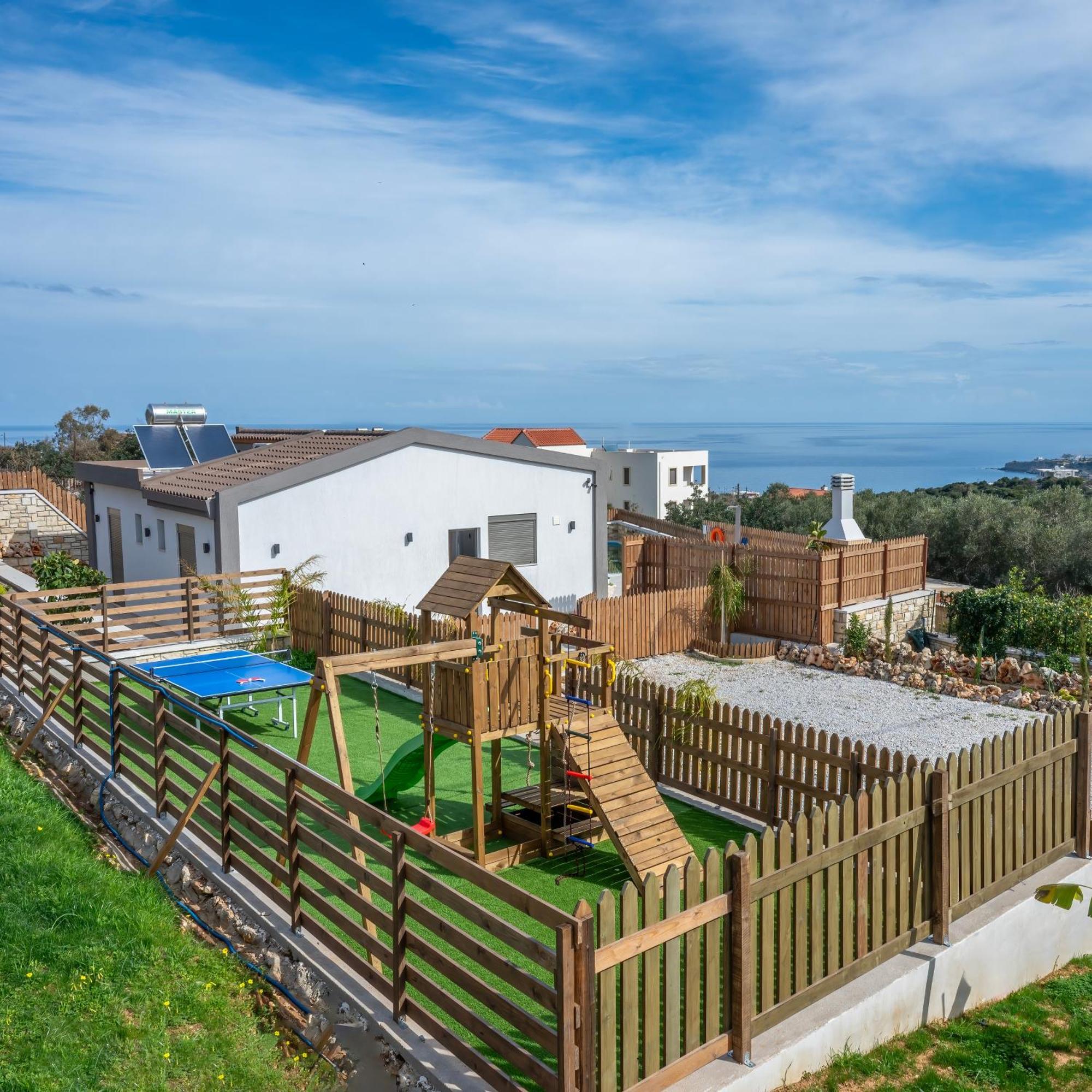 Halaro Villa Gerani  Luaran gambar