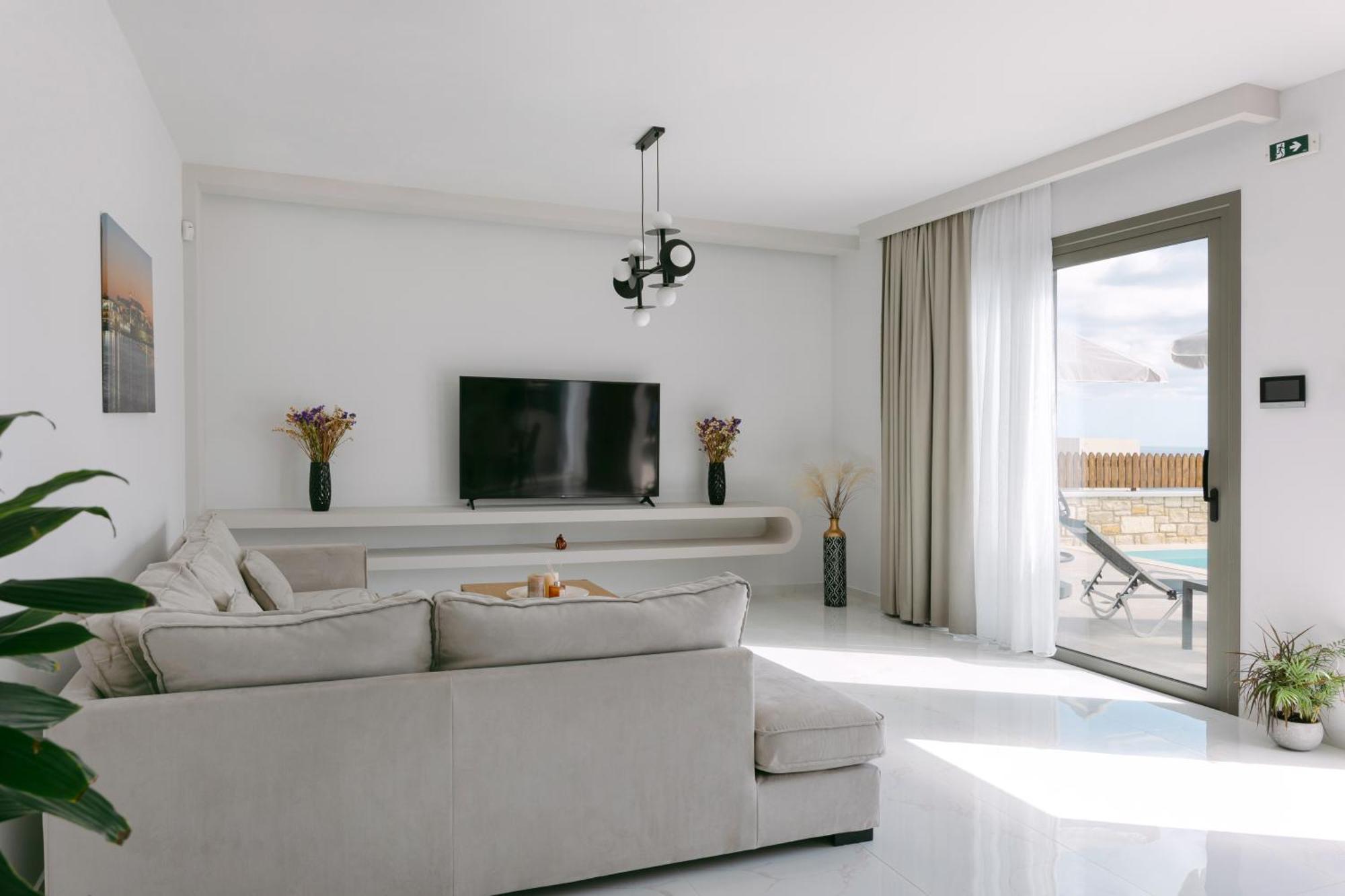 Halaro Villa Gerani  Luaran gambar