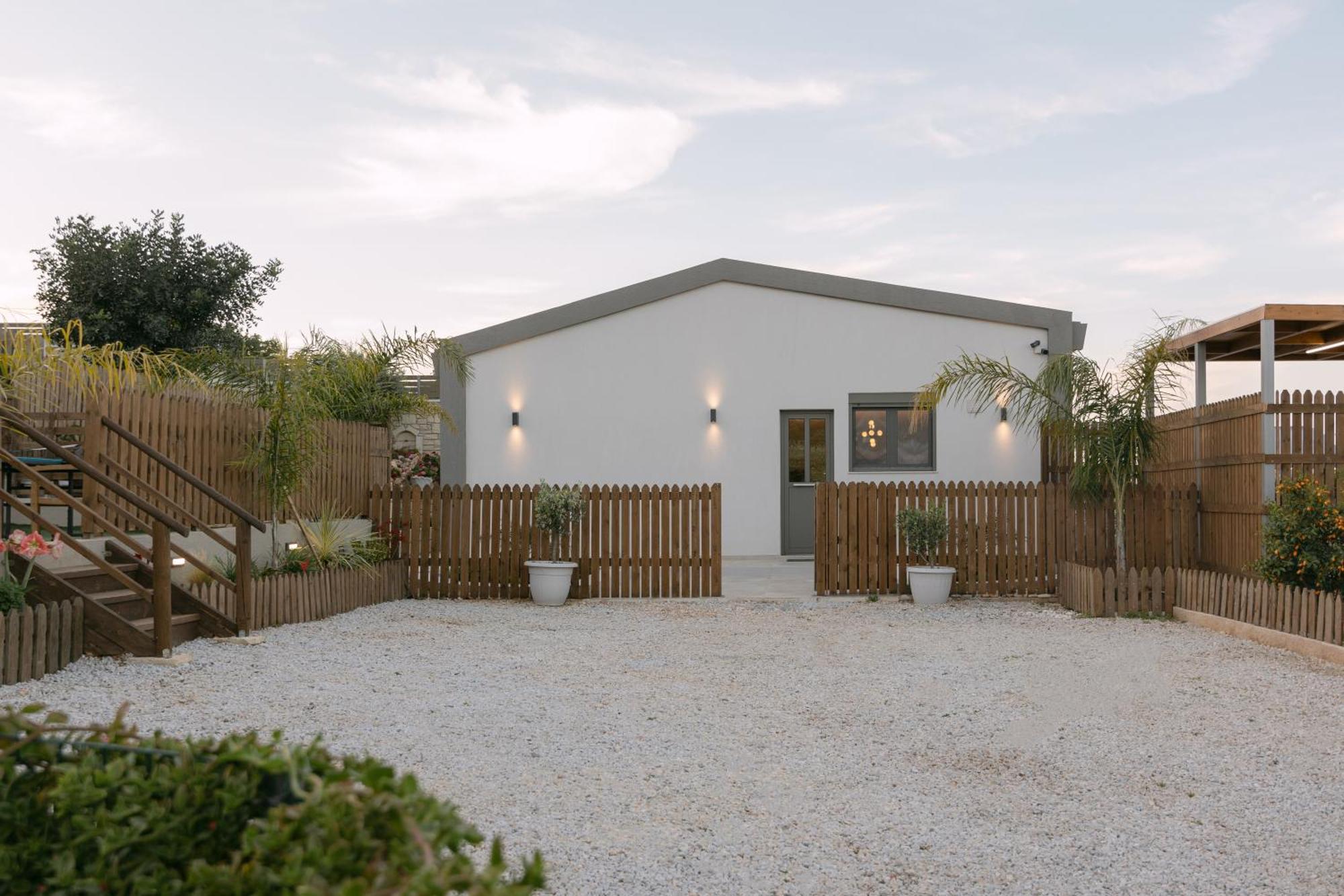 Halaro Villa Gerani  Luaran gambar