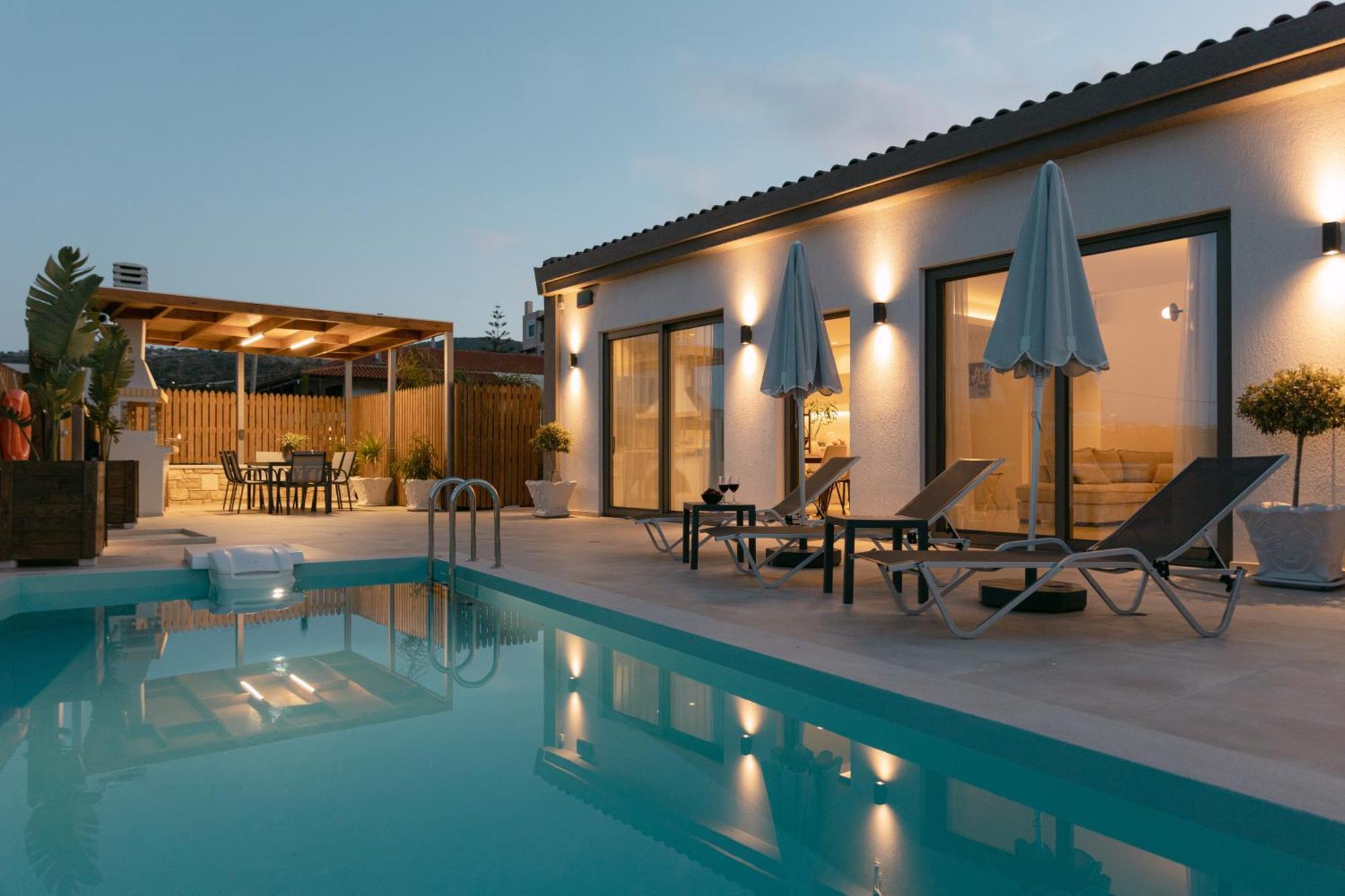Halaro Villa Gerani  Luaran gambar