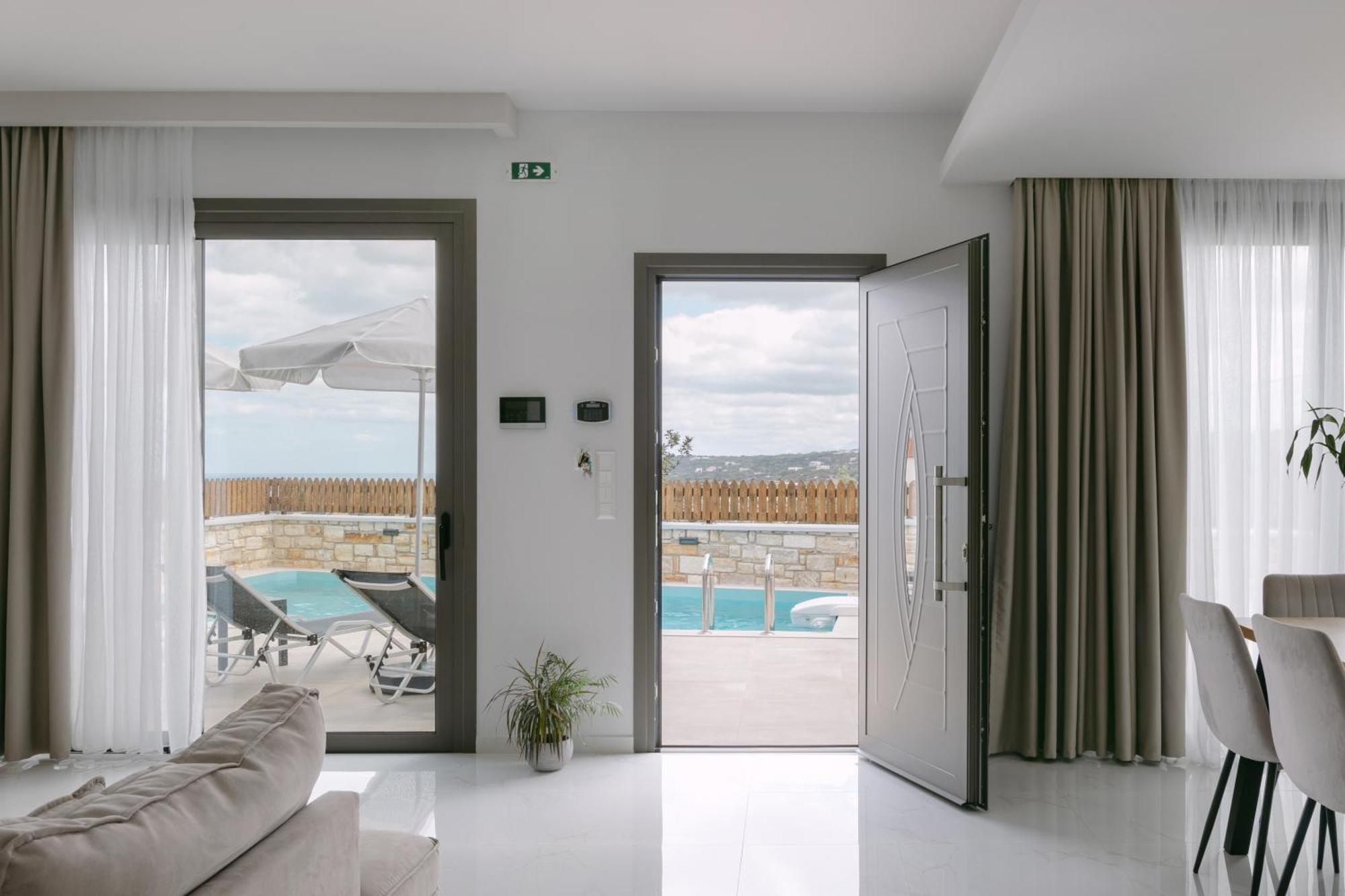 Halaro Villa Gerani  Luaran gambar