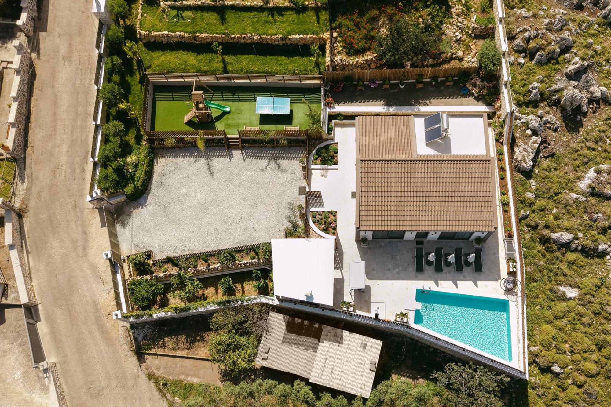 Halaro Villa Gerani  Luaran gambar